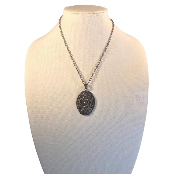 Gunmetal & Black Pendant‎ Necklace - Picture 2 of 6